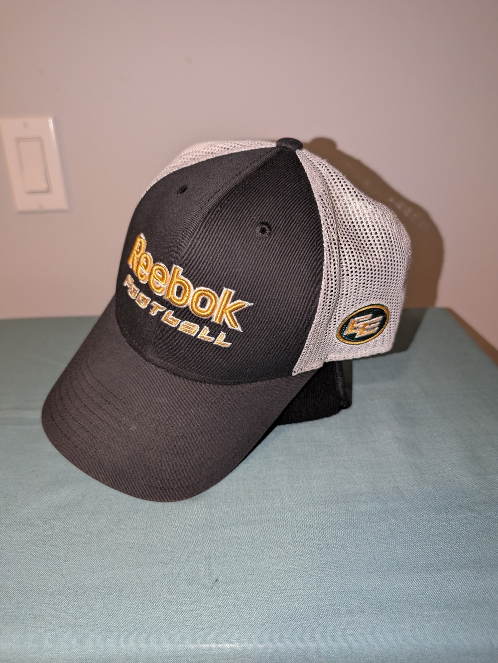 Edmonton Eskimos Elks CFL Football Reebok Black and White Mesh Cap